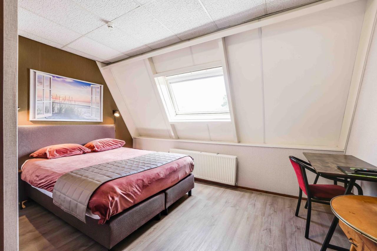Hotel Restaurant 'T Heerenlogement Harlingen Exterior photo