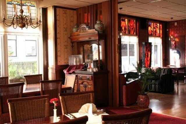 Hotel Restaurant 'T Heerenlogement Harlingen Exterior photo
